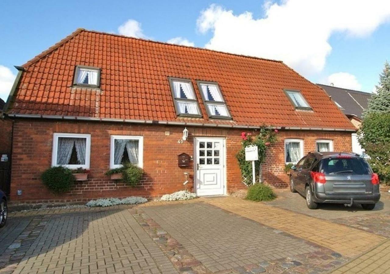 Ostseeferienwohnung Storchennest Dassow Exterior photo